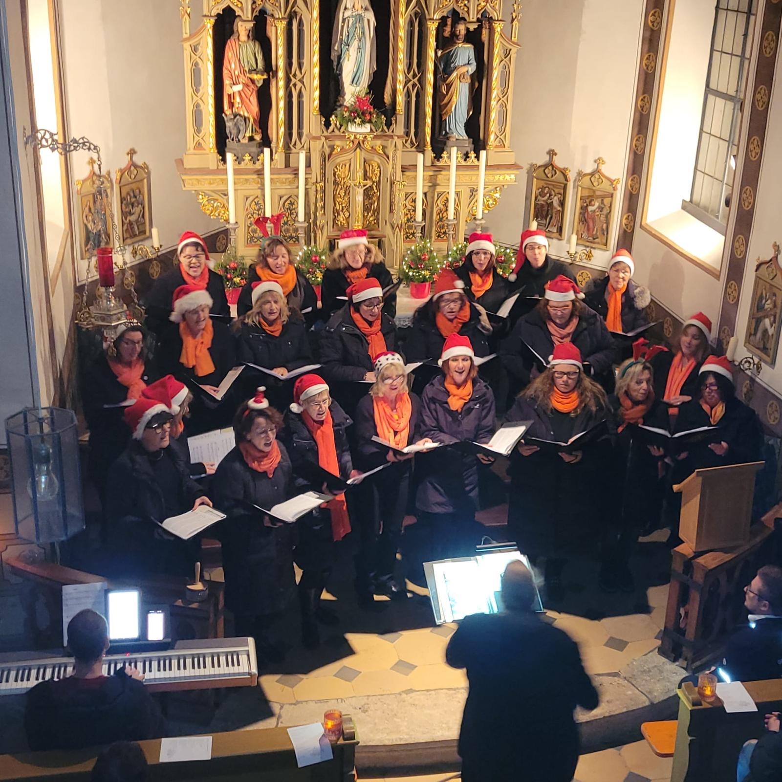 Drei Adventsauftritte – Drei unterschiedliche Stimmungen-aber ein Chor